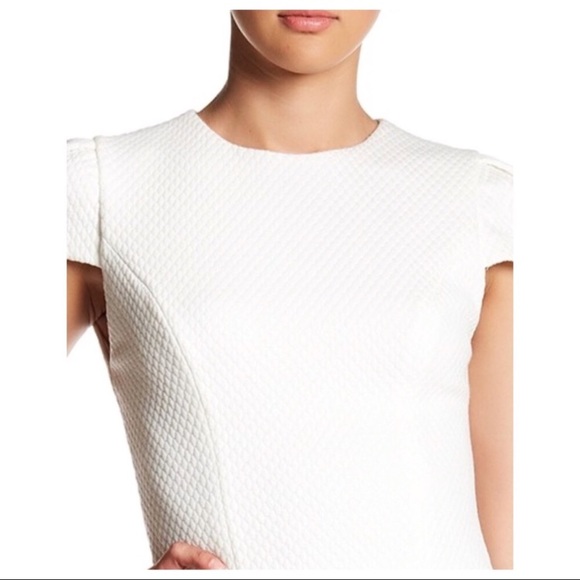 💥6 HR SALE💥 ALICE + OLIVIA PLEATED CLOQUÉ DRESS - Picture 2 of 5